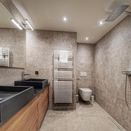 Whymper Avec Piscine 150m Téléphérique *